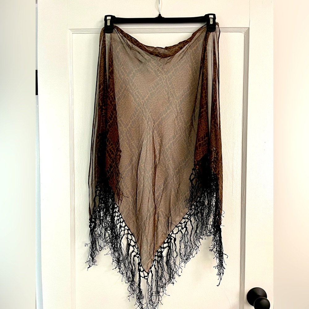 Wrap/Shawl Animal Print w tassel detail